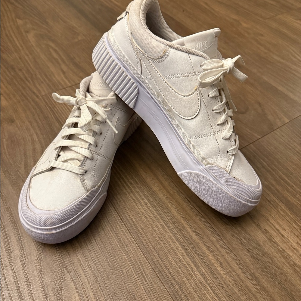 Nike women’s court legacy